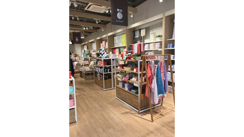 東京西川アウトレット 佐野プレミアムアウトレット店 事例 店舗内装 店舗デザイン アディスミューズ 東京西川アウトレット 佐野プレミアムアウトレット店 事例 店舗内装 店舗デザイン アディスミューズ